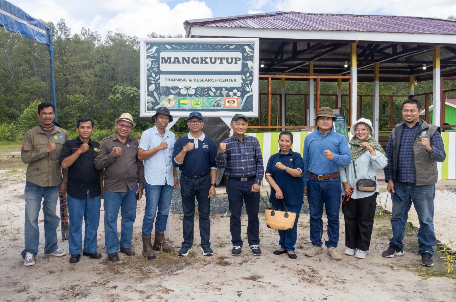 Dekan FISIP UPR dampingi Rektor UPR dalam Kunjungan Lapangan & Observasi Fasilitas Training Research Center (TRC).