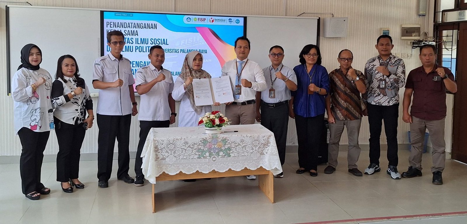 FISIP UPR BERSINERGI DENGAN BAWASLU KOTA PALANGKA RAYA DALAM PENANDATANGANAN KERJA SAMA